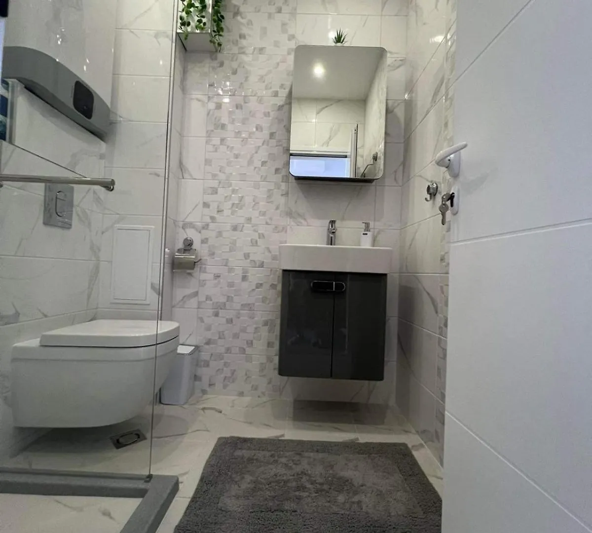 Harmony Apartment- 4 People- New Modern Flat-By The Sea فارنا شقة