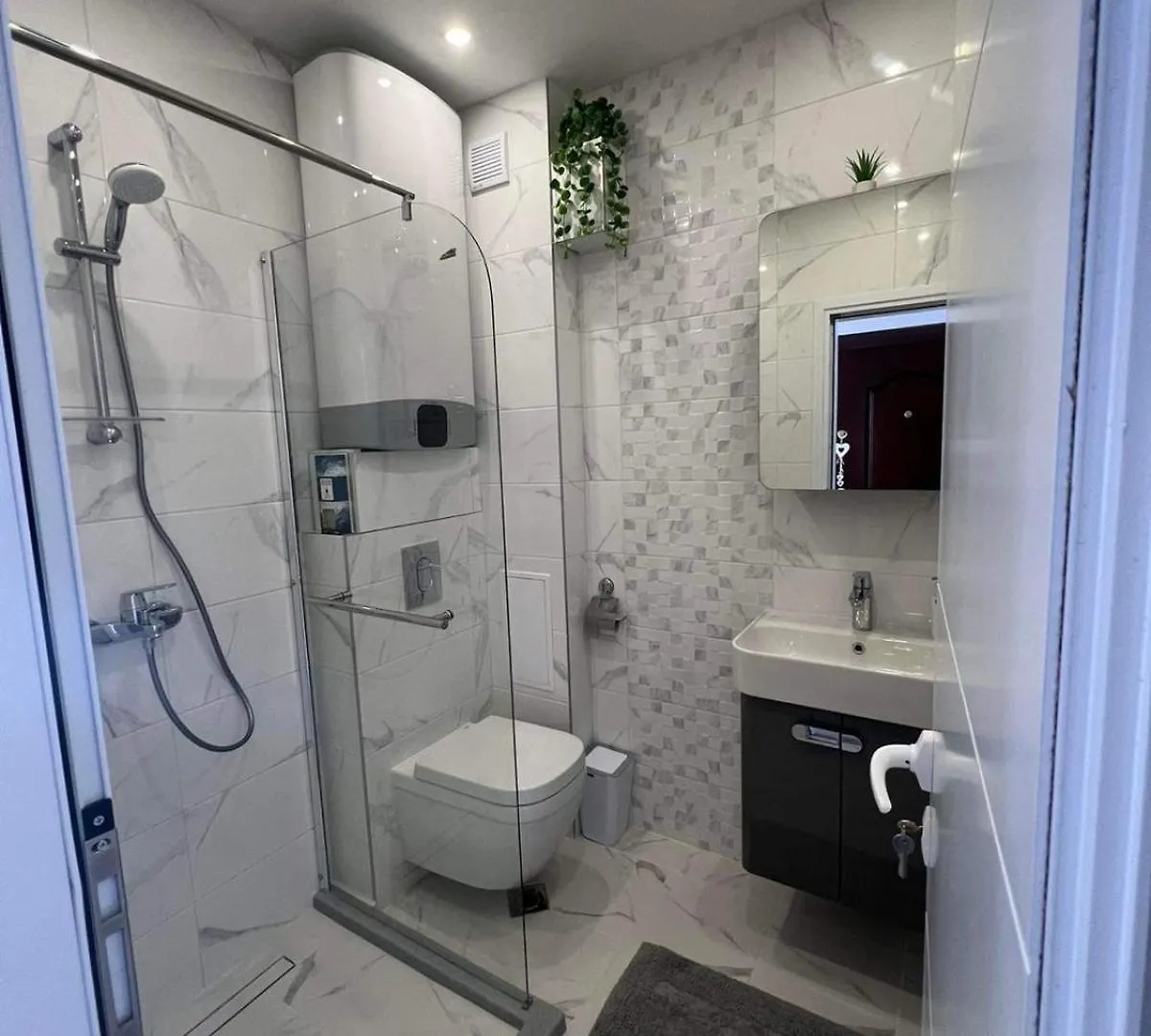Harmony Apartment- 4 People- New Modern Flat-By The Sea فارنا بلغاريا